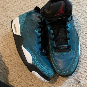 Men’s Jordan Son of Mars basketball shoes 10.5